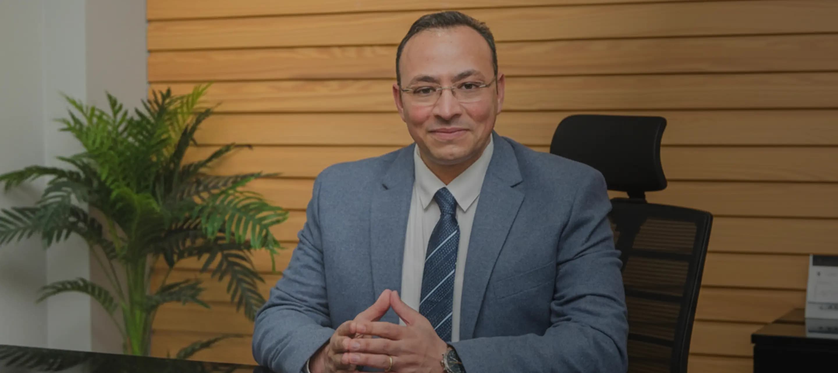 دكتور عماد روفائيل - استشاري جراحة العظام والمفاصل الصناعية والمناظير